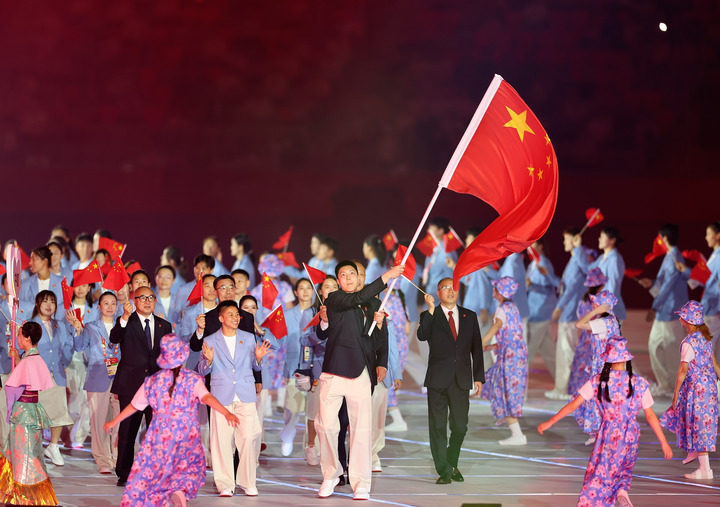 开幕！中国体育代表团入场！多图直击